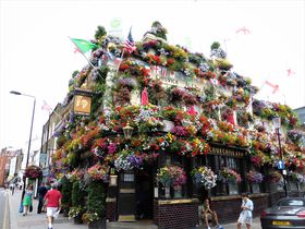 春夏におすすめ！ロンドンっ子に人気のお花に囲まれたカフェ＆パブ