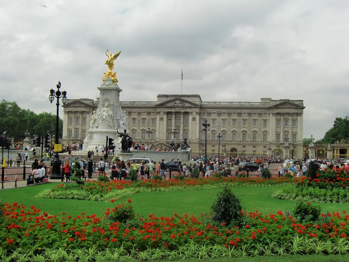 英国バッキンガム宮殿でティータイム 夏限定のガーデンカフェ イギリス トラベルjp 旅行ガイド