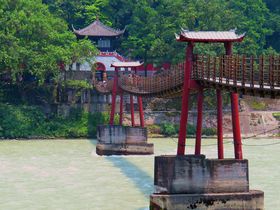 EKꂽlȂ̐EYEs]̔ƓƂ̗j̋LTlC