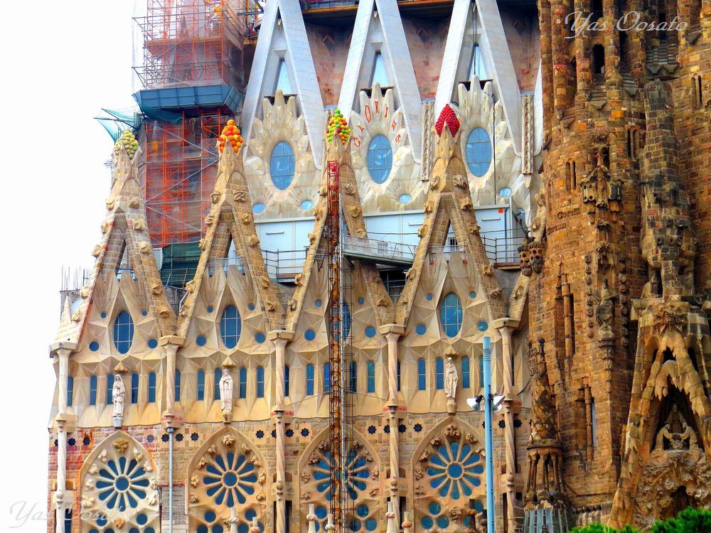 サグラダ ファミリアに刻まれたミステリーと美しき礼拝堂 スペイン Lineトラベルjp 旅行ガイド