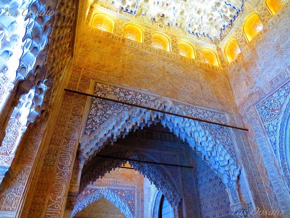 スペインの世界遺産・アルハンブラ宮殿はイスラム建築の代表格