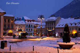 ���[�}�j�A�E�u���V���t�ό��ŕK���̍�����ƃ��C�g�A�b�v�̌i�ς̋L���T���l�C��