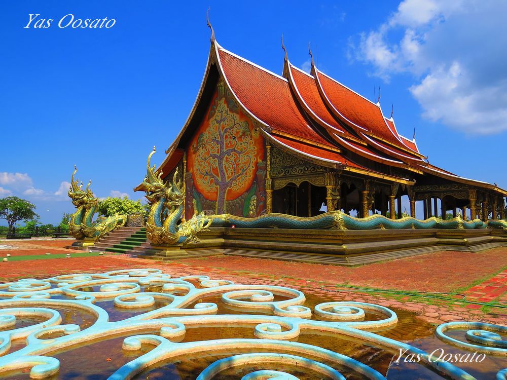 タイのあまりに幻想的寺院 ワットシリントーンワララームの世界 タイ トラベルjp 旅行ガイド