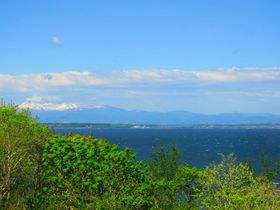 青森「三沢市民の森」小川原湖と八甲田が同時に見える絶景温泉！