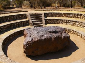 世界最大！8万年前の神秘が息づく「ホバ隕石」はナミビアに有り！