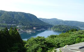 �����_�Ђ֓k���T���I���m�΂̐�i�ƃ��_�����΂̏h�u�a�S���L���v�̋L���T���l�C��