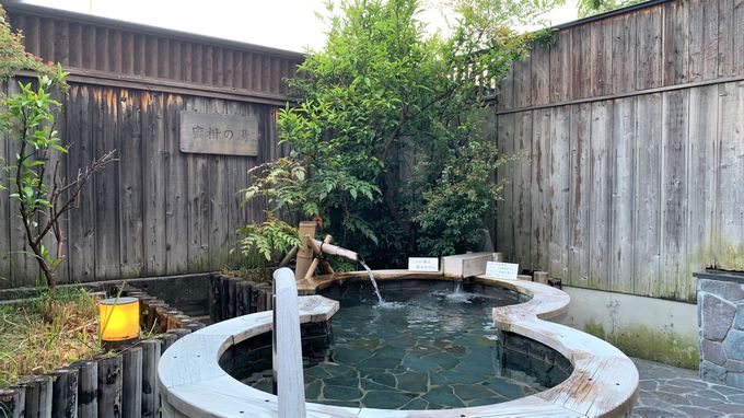贅沢な庭園露天風呂はもちろん源泉かけ流し