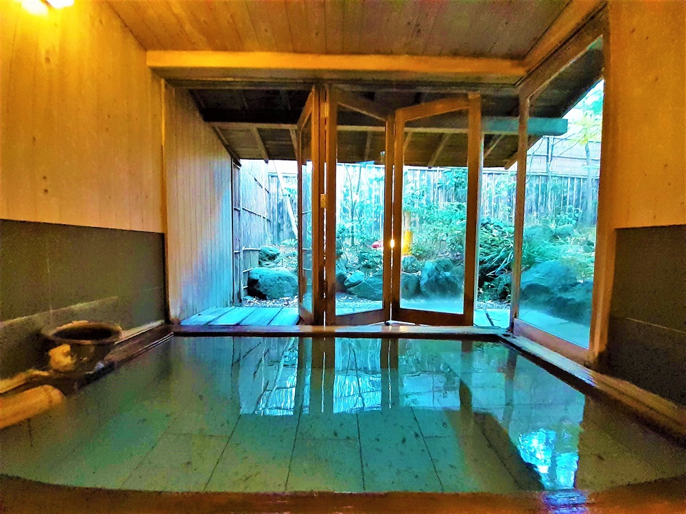 「森のうさぎ棟」にある２つの半露天風呂