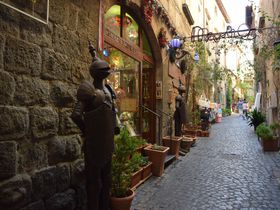 美食と名所の宝庫！イタリアの世界一美しい丘上都市「オルヴィエート」