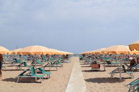 �r�[�`���I��Ղ��I�C�^���A���w�̃��]�[�g�u���~�j�v�̋L���T���l�C��