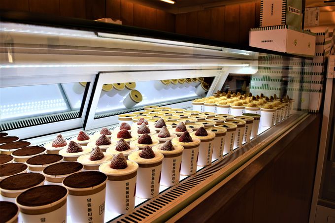 ߌ̓JtFł܂IlC̉쓴UI