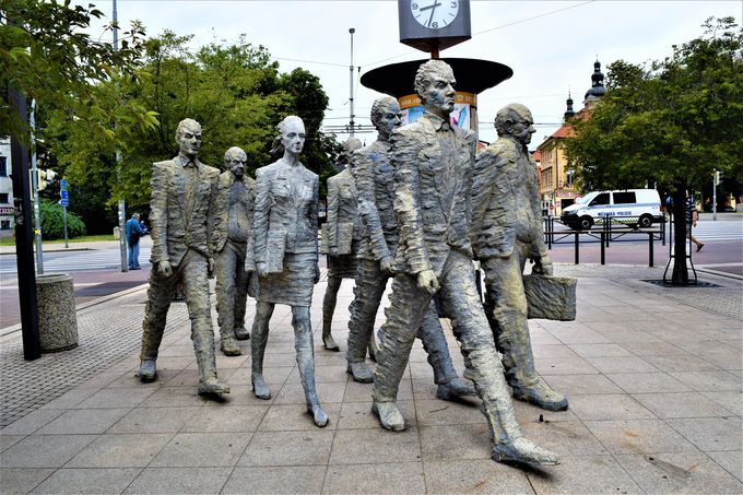 LꂪI`FXP[uWFrcF̋sX