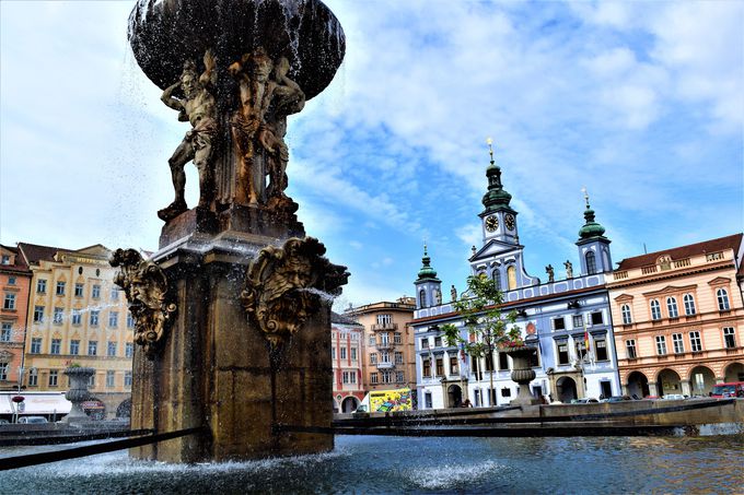 LꂪI`FXP[uWFrcF̋sX