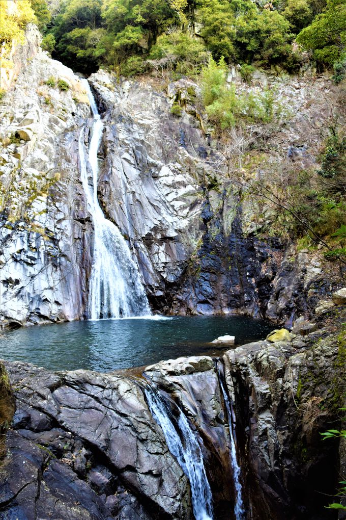 日本の滝百選にも選ばれた「布引の滝」