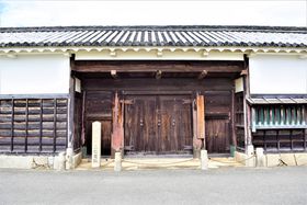 ̎j͓IɁEԕŒb̑ՂH낤̋LTlC