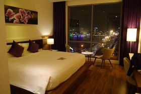 �ڂ̑O�ɋ���h���S��!?�x�g�i���_�i���u���@���_�z�e���v�ɔ��܂闝�R�̋L���T���l�C��