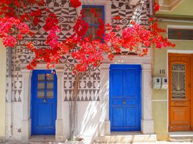 ギリシャ ヒオス島 〜 秘薬マスティハを守る、幾何学模様の村 ピルギ