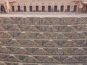 信じられますか？1200年前の英知が実った機能美〜インド・チャンドバオリの階段井戸