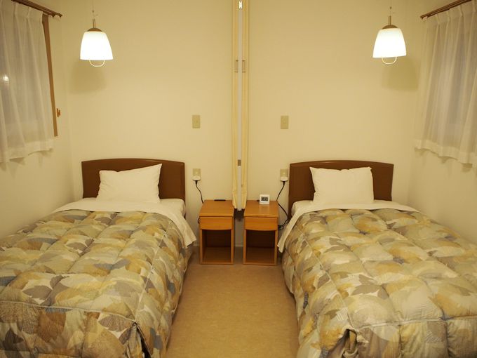 �S�Â������l�܂����z�e���E�G���t�@���̋q��