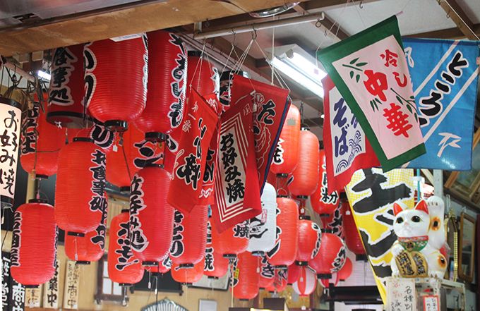 �S��150m�̏��X�X�ɓ�������I�V���̑䏊���e�Ŏx����A������O�����