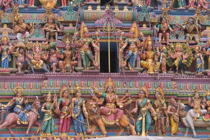 ヒンドゥー教寺院で異形の神と遭遇する