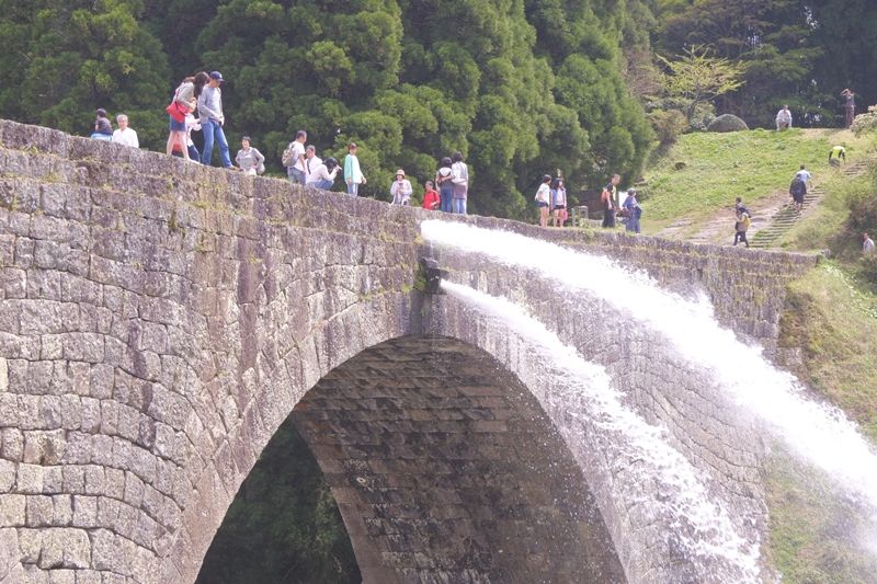 女子を誘って行きたい！熊本県「通潤橋」水と緑あふれるラピュタの森で手つなぎデート！