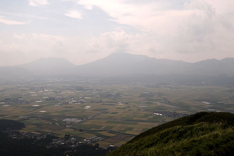 展望所から眺める阿蘇谷が美しい！