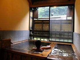 熊本県杖立温泉「観音岩温泉」眺めがいい家族風呂の日帰り温泉！