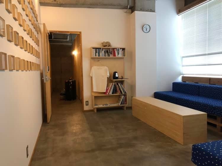 ȂƂɃzXeIH̉BƓIXeC