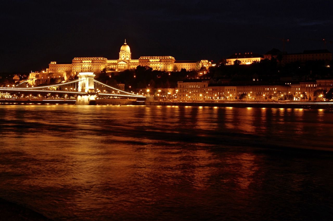 「東欧のパリ」ブダペストの夜景を堪能