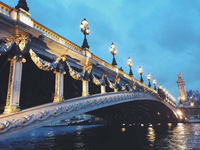 パリに恋する「アレクサンドル３世橋」