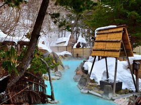 絵画のような美しすぎる雪見庭園風呂！福島・高湯温泉「安達屋旅館」