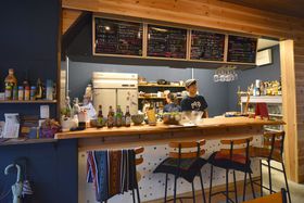 E吳uBar&Guesthouse MONDOv͉ƐEqQXgnEX̋LTlC