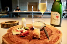 �{��������Ȃ��I���X�g�����̗��������ڂ������u�����{���v�̋L���T���l�C��