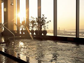 温泉で癒され、宴会で盛り上がれる「ホテル京阪 ユニバーサル・タワー」