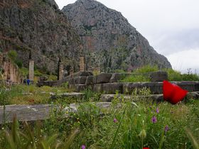 神話の始まりの地！ギリシャ「デルフィ神殿」で歴史を体感する旅