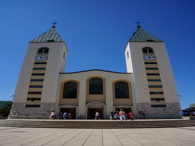 マリア様ご光臨の聖地、ボスニア・ヘルツェゴビナ「メジュゴリエ」の教会
