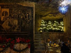 ドワーフの市場みたい！オランダ・ファルケンブルグの洞窟クリスマス
