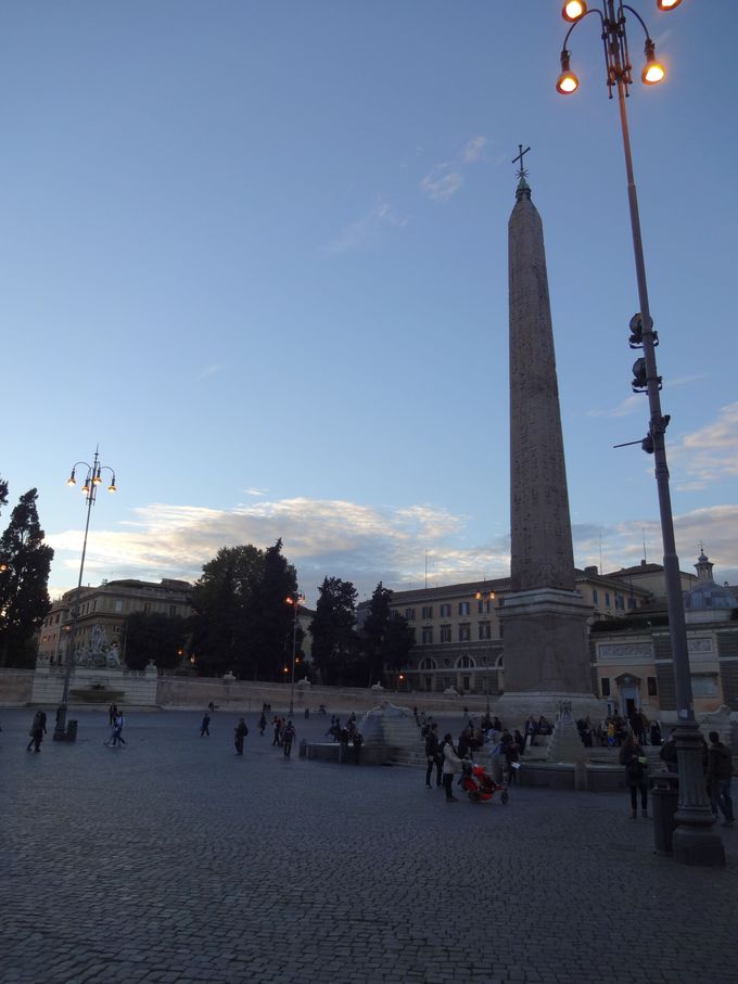 ローマの歴史を支える美しい広場、ポポロ広場