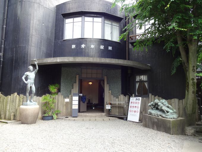 美しい建物に感動、たくさんの彫刻に癒される。朝倉彫塑記念館