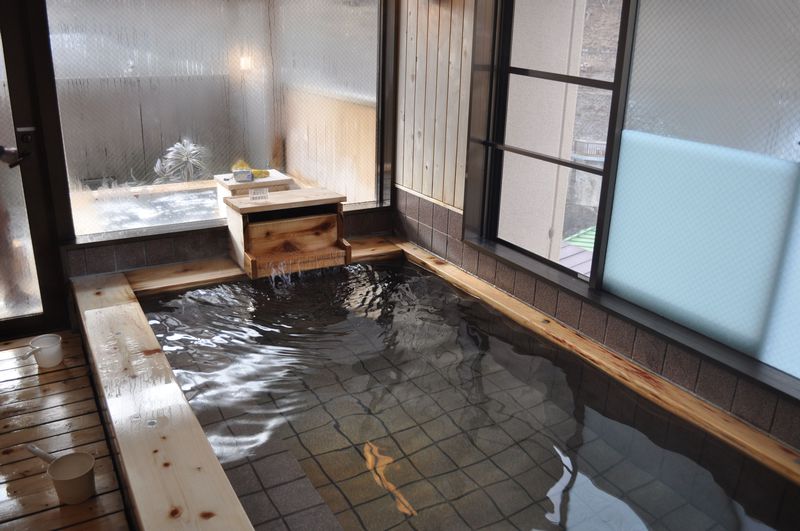 浴室はすべて木曽の檜！長野「いわや」は木曽路最古の老舗宿