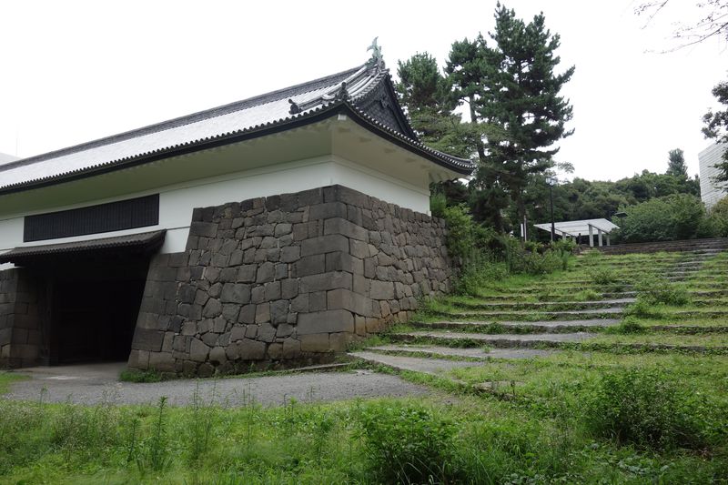 都心で気軽な歴史散歩、皇居ランナーに交じって江戸城城門巡り！