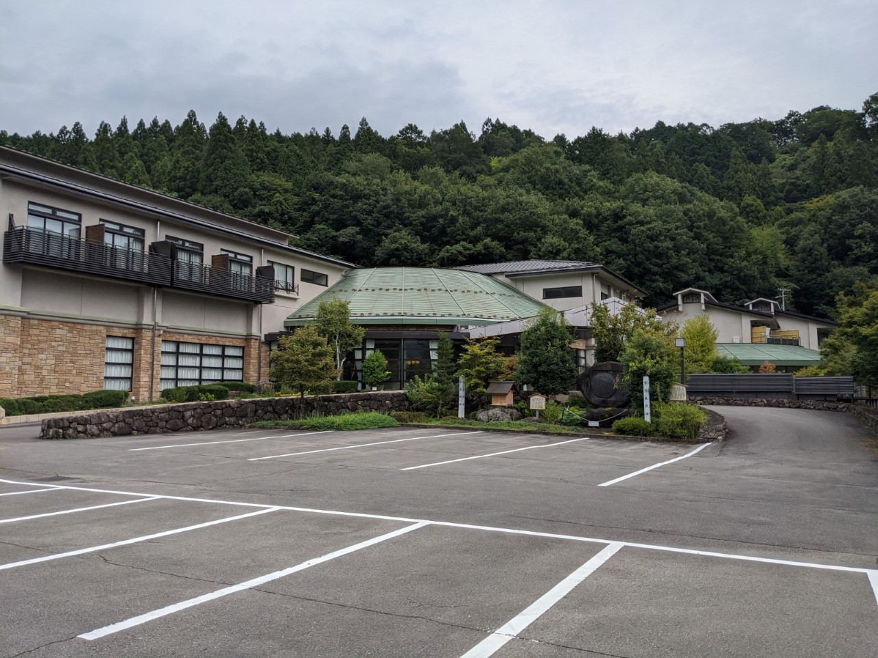 岐阜県郡上市八幡山の山腹に抱かれた名宿 ホテル積翠園 へ 岐阜県 トラベルjp 旅行ガイド
