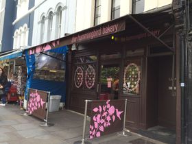 �����h���E�J�b�v�P�[�L�u�[���̉Εt����!?�u�n�~���O�o�[�h �x�[�J���[�v�̋L���T���l�C��