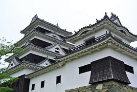 �����ɍČ����ꂽ�V��͕K���I���Q�u��F��v�ŗ��j���}���ɐZ��̋L���T���l�C��