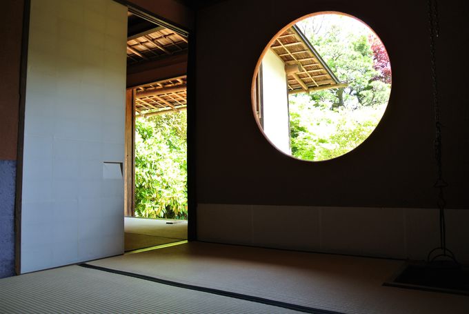 円窓が印象的 松江 普門院 の茶室は大人の癒しスポット 島根県 トラベルjp 旅行ガイド