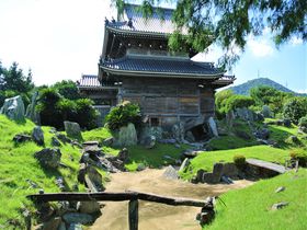徳島「阿波国分寺」珍しい青石を使った庭園は必見！