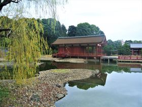 奈良「東院庭園」は忠実に再現された古代の絶景庭園