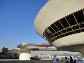 ���̗L���u�����hCM�ň���b��ɁI�u���W���E�j�e���C�ߑ���p�ق̖��͂̋L���T���l�C��