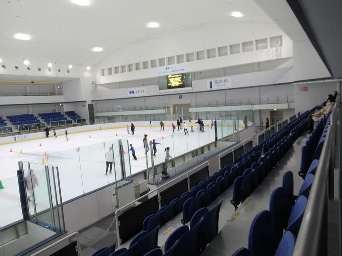 スケートが楽しめる「コーセー新横浜スケートセンター」